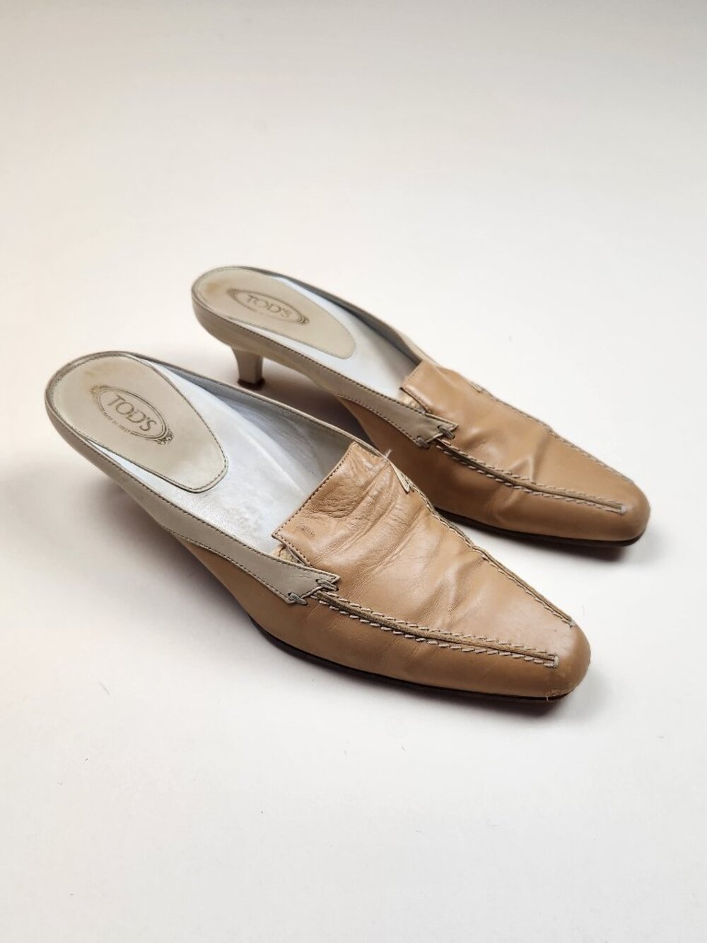 Tod’s Tan Leather Kitten Heel Mules sz 38 *READ*